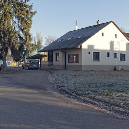Penzion&Pizzerie U Massima วิชคอฟ ภายนอก รูปภาพ
